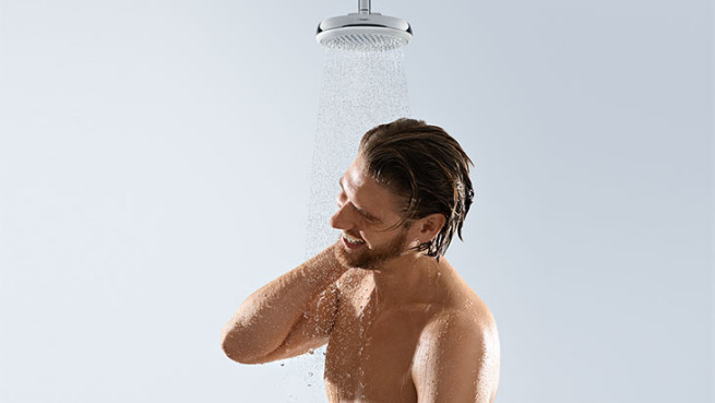 hg_crometta-100_head-shower_with-man_730x411